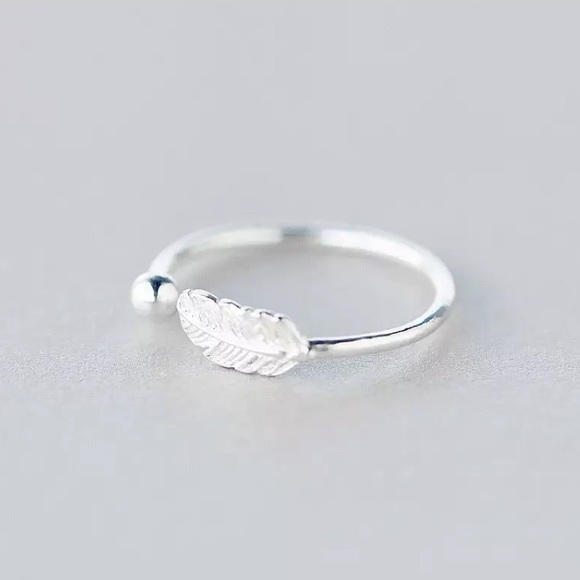 “Light As A Feather” Minimal Adjustable SilverRing - Picture 3 of 6